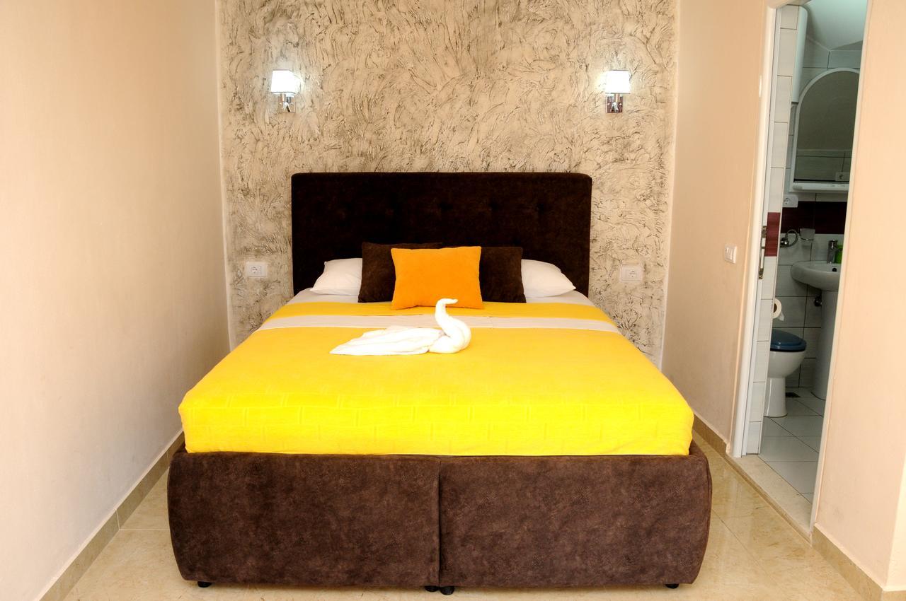 Mala Plaza Bed & Breakfast Ulcinj Exterior foto
